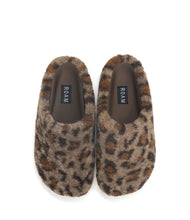 Load image into Gallery viewer, Fuzzy Leo Clog***Final Sale Not eligible for returns or exchanges