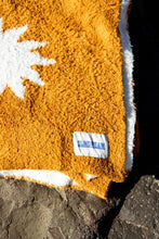 Load image into Gallery viewer, Sundream - Sun Plush Throw - Buckhorn Brown