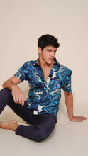 Load image into Gallery viewer, Hidden He’e Tailored Aloha Shirt in Blue