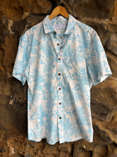 Load image into Gallery viewer, Hāpuʻu ʻIlima Tailored Aloha Shirt in Blue and White