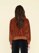 Load image into Gallery viewer, Huxley Sweatshirt in Brown Sugar