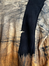 Load image into Gallery viewer, Trap LS Tee with Flare Sleeve in Brush Black + Caramel