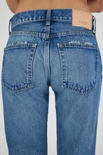Load image into Gallery viewer, Foxwood Straight Jean in Blue
