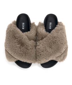 The Roam Cloud Slippers in Khaki ***Final Sale Not eligible for returns or exchanges
