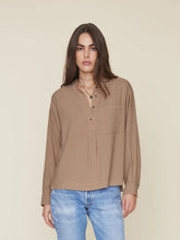 Load image into Gallery viewer, Makenzie Shirt in Fawn Stripe