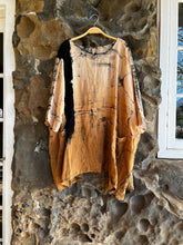 Load image into Gallery viewer, Cotton Gauze Medium Bucket Tunic in Brush Black + Caramel