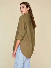 Load image into Gallery viewer, Beau Shirt in Green Moss
