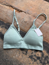 Load image into Gallery viewer, Ribbed Seamless Bra in Blue Surf OS
