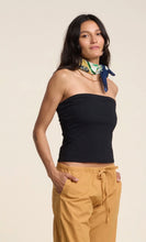 Load image into Gallery viewer, Kess Strapless Top in Black
