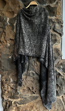 Load image into Gallery viewer, Unisex Knitted Scarf in Wool and Cashmere
