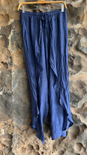 Load image into Gallery viewer, Apopka Pant in Navy
