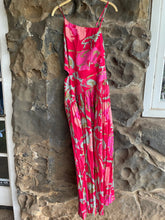 Load image into Gallery viewer, Cosima Dress in Floral Print
