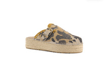 Load image into Gallery viewer, Jute Clog in Camo Print

