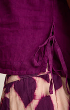 Load image into Gallery viewer, Tavia Linen Top in Grapes
