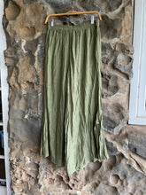 Load image into Gallery viewer, Hale Pant in Olive
