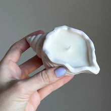 Load image into Gallery viewer, Estelle Studio - Shell Jar Soy Wax Candle | Handmade Jesmonite Vessel: Orange&amp;Ginger
