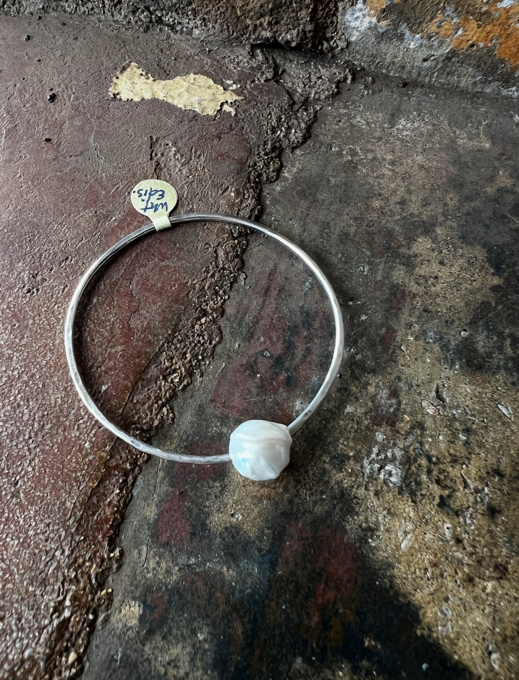 JH6 Argentium Silver Bangle with White Edison Pearl