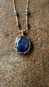 Short Tibetan Necklace with Corrundum Blue (Sapphire)
