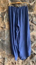 Load image into Gallery viewer, Apopka Pant in Navy
