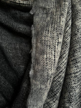 Load image into Gallery viewer, Unisex Knitted Scarf in Wool and Cashmere
