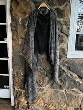 Load image into Gallery viewer, Unisex Knitted Scarf in Wool and Cashmere
