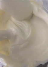 Load image into Gallery viewer, Awaiku Body Glow Gardenia Cream
