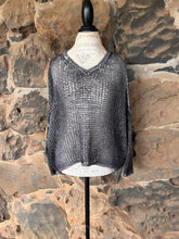 Load image into Gallery viewer, Brushed Cashmere &amp;Silk V Neck Net Stitched Pullover in Fango
