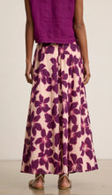 Load image into Gallery viewer, Jess Skirt in Berry
