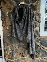 Load image into Gallery viewer, Unisex Knitted Scarf in Wool and Cashmere
