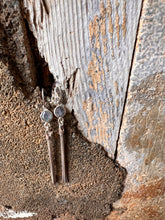 Load image into Gallery viewer, C189 Wire S/S Tassel Earrings
