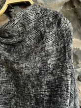 Load image into Gallery viewer, Unisex Knitted Scarf in Wool and Cashmere
