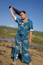 Load image into Gallery viewer, Hidden He’e Palazzo Pants
