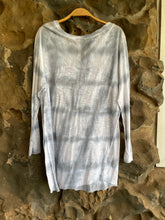 Load image into Gallery viewer, V Neck Tunic Ls Tee
