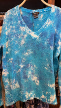 Load image into Gallery viewer, V Neck  Pullover Sweater in Camo Blue
