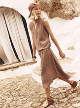 Load image into Gallery viewer, Preslyn Dress in Ash Brown
