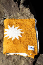 Load image into Gallery viewer, Sundream - Sun Plush Throw - Buckhorn Brown

