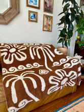 Load image into Gallery viewer, Sundream - Hanalei Plush Throw - Mocha &amp; Cream
