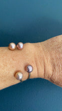 Load image into Gallery viewer, Pink Edison Pearl Cuff
